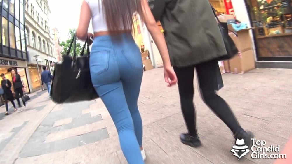 Jeans ASS babe !! Tight candid ass - xhamster.com