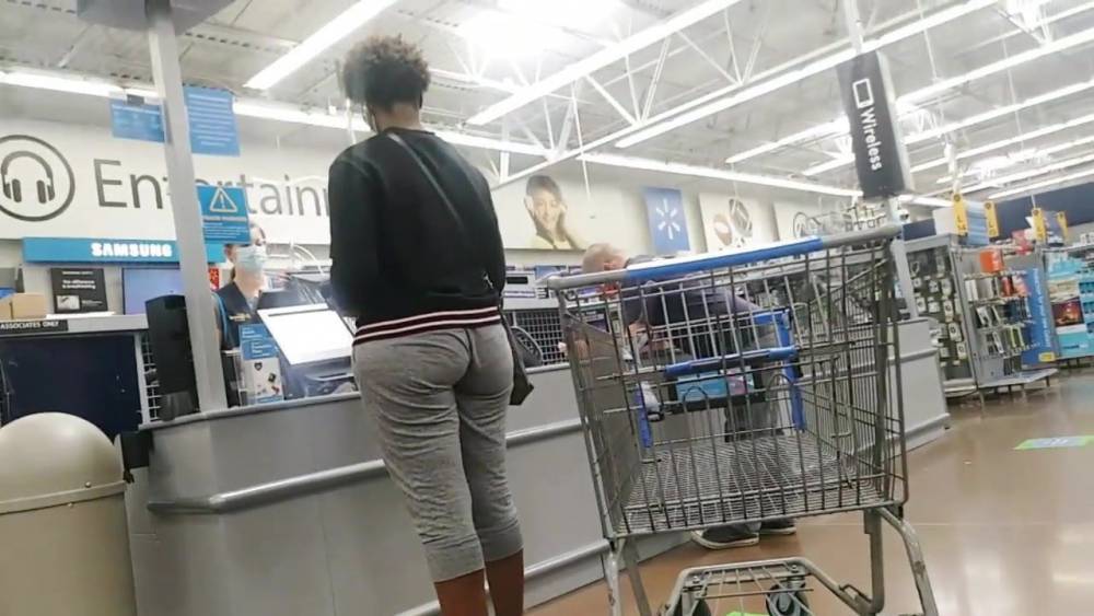 Jiggly NuttBooty Ebony MILF wit colored hair - xh.video - Usa