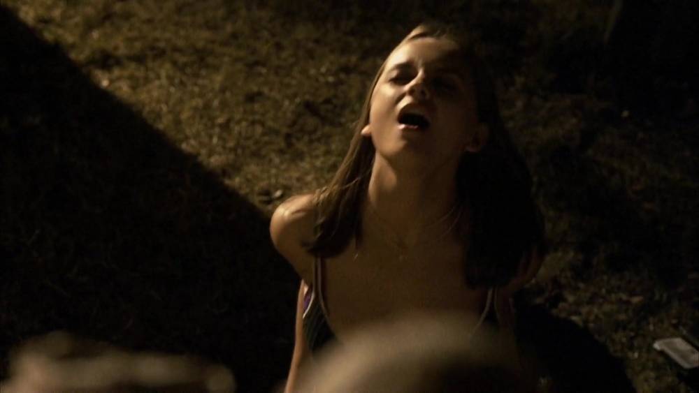 Rachael Leigh Cook fucking in a cemetery - xh.video