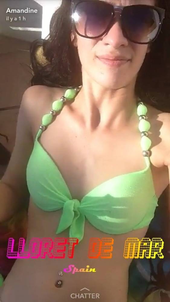 Amandine so sexy in bikini - xh.video