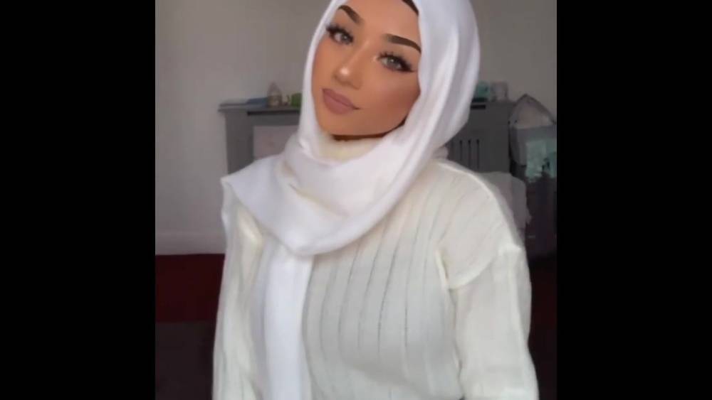 Sexy Bengali Hijabi #2 (Dubi Cakes) - xh.video - Britain