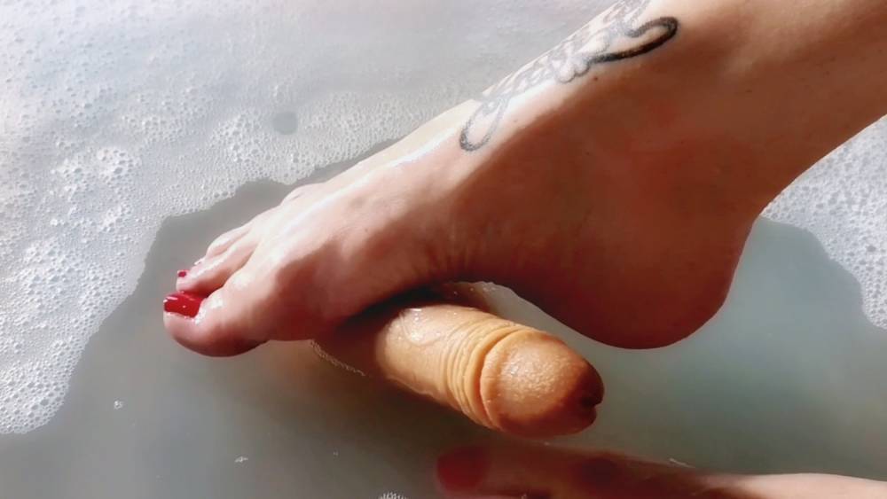 Footplay with dildo - xh.video - Sweden