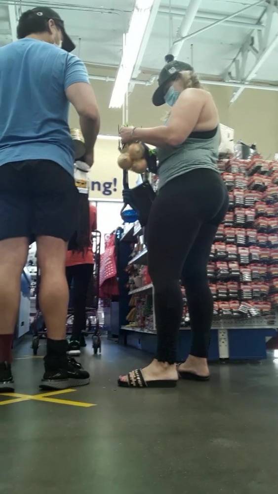 Shy PAWG! Workout attire. - xh.video