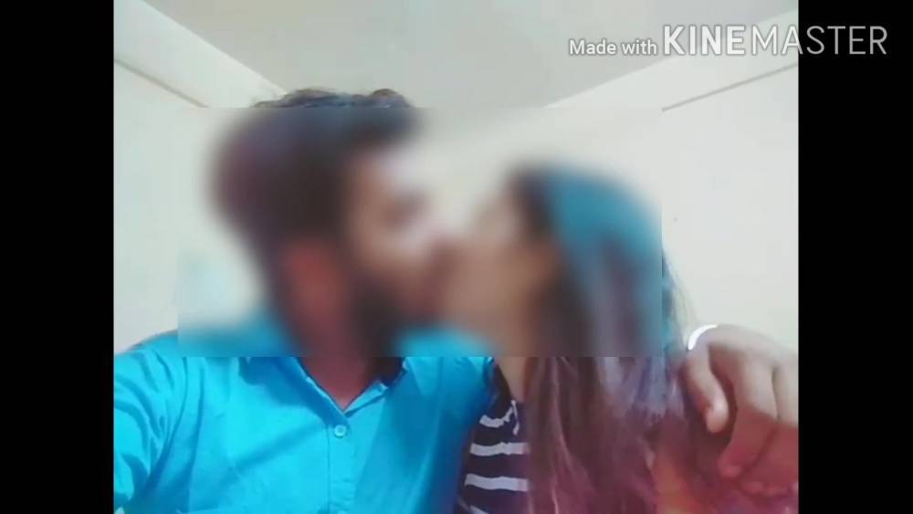 Apni ex girlfriend ko chuste hue video - xh.video - India