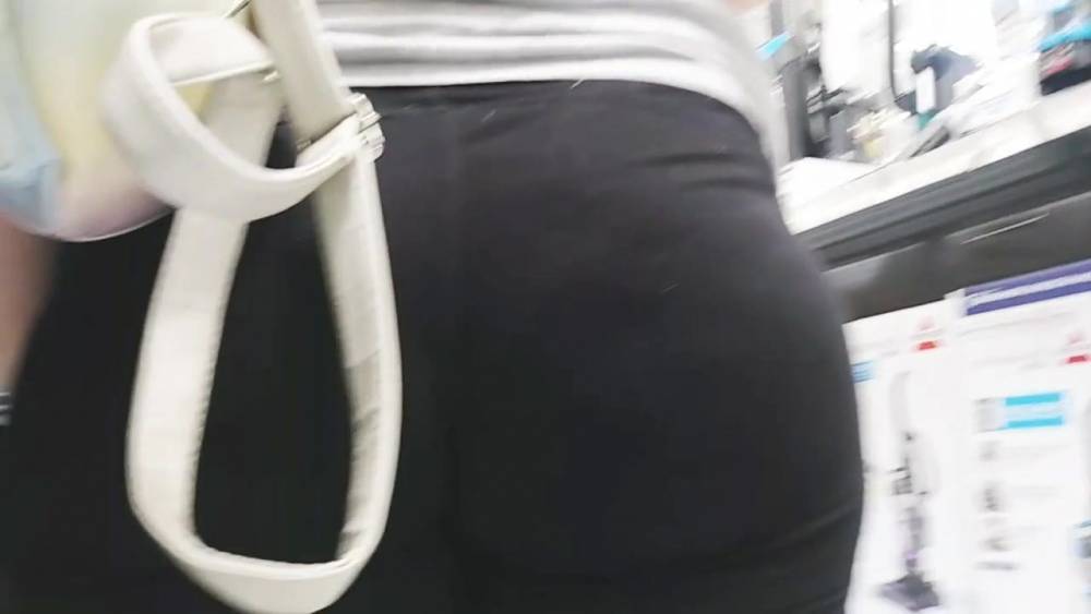 Fat Booty Mixed Girl Slight Wedgie - xh.video - Usa