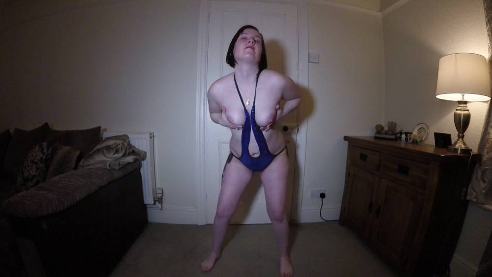 Dancing Strip in Lingerie - xh.video - Britain