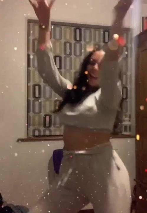 Hottie dancing - xh.video