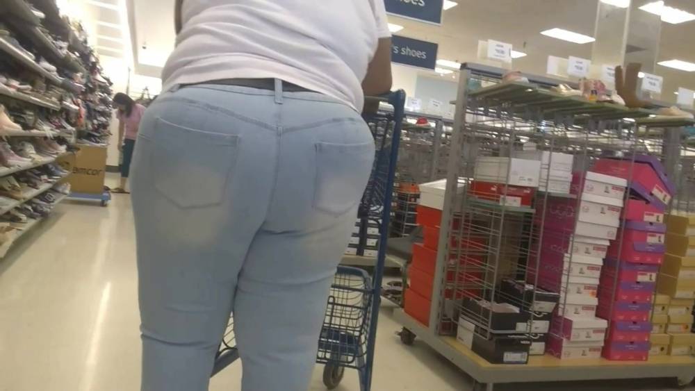 Mature Massive Booty in jeans - xh.video - Usa