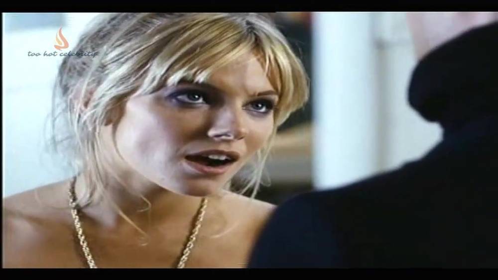 Sienna Miller - Alfie 2004 - xh.video