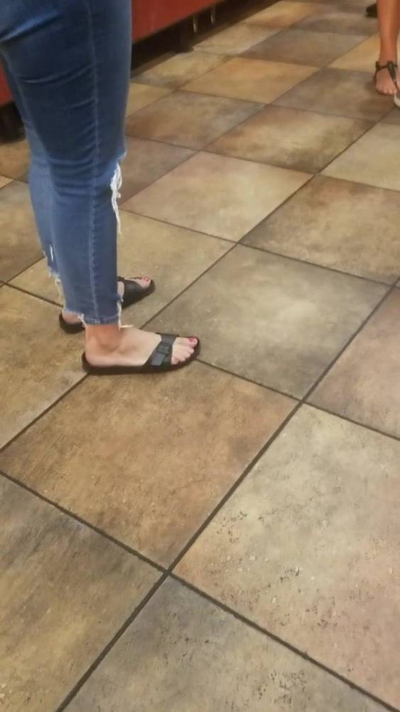 Hot Hispanic ladies at Taco Bell - xh.video