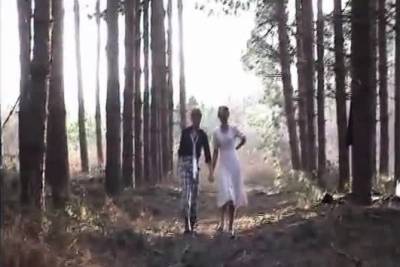 Jade - Sara and Jade strip in the woods - drtuber.com - Britain