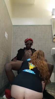 Riding BBC in The Bathroom - pornoxo.com