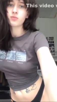 Cute Teen Teasing A Little On Periscope - hclips.com