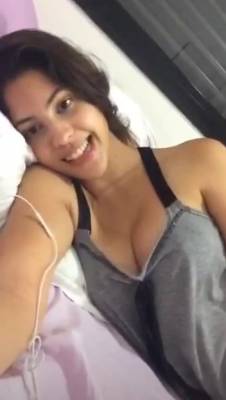 Cute Brunette On Periscope - hclips.com