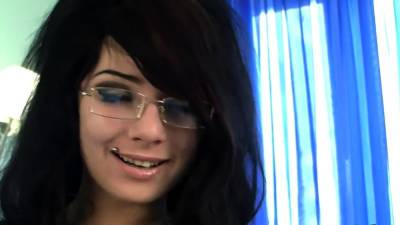 Emo Emily Solo Dildo - drtuber.com