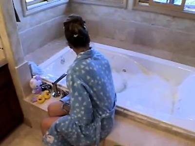 Teens slutty bathing sesh - webmaster.drtuber.com