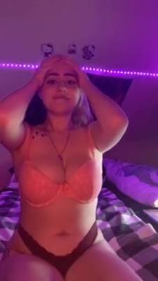 Hottie With Amazing Tis Masturbates Live On Periscope - hclips.com