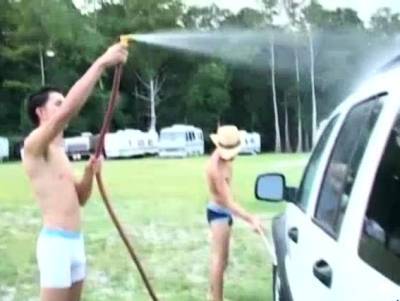 We have these two naughty guys washing cars until they - drtuber.com