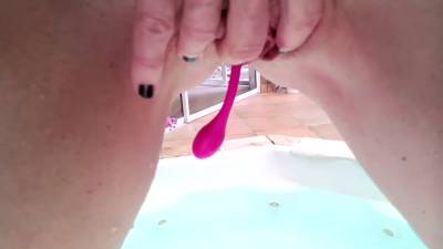 hot German wiife masturbating in the pool outside - txxx.com - Germany