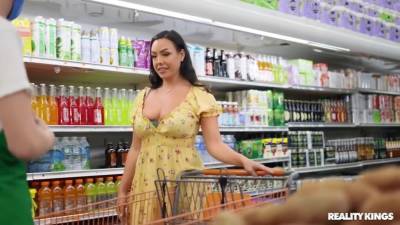 Kitten Latenight - Presents Supermarket Slut With - txxx.com - Usa