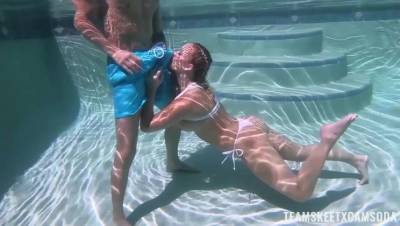 Alexis Monroe - Underwater - xxxfiles.com