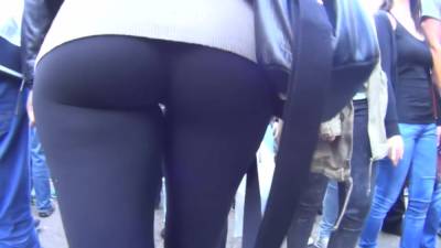 Big Ass Teen In Black Spandex - hclips.com