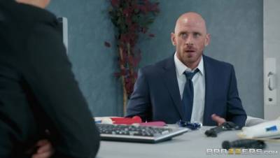 Ryan Keely - Johnny Sins - Product Placement In Her Pussy - veryfreeporn.com