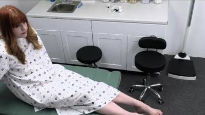 Keeping doctor quiet by offering pussy to fuck - icpvid.com
