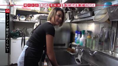 肉食看板娘の小麦色ボディを突きまくりで爆乳揺れちゃう - txxx.com - Japan