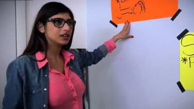 Mia Khalifa - Amateur oily handjob BJ Lesfriend's sons with Mia Khalifa - nvdvid.com