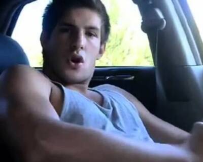 Str8 hot young jock jerks in his car - nvdvid.com