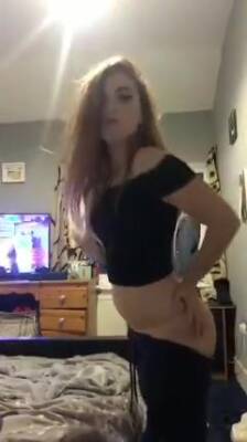 Sexy Redhead Showing Her Tits On Periscope - hclips.com