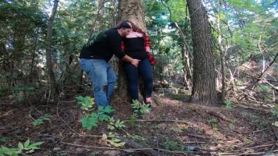 Sneaking Away For Blowjob In The North Woods! - hclips.com