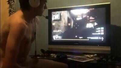 Wanking + Call of Duty - nvdvid.com