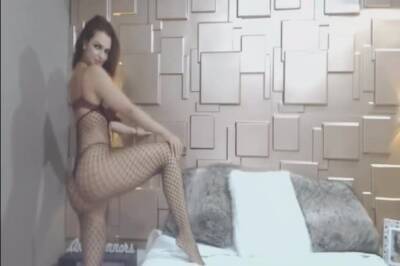 Lovely Cam Babe Loves Show Off on Cam - pornoxo.com