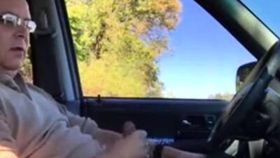 Daddy in the car play and cum - nvdvid.com