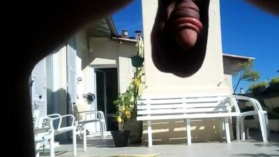 Huge balls hanging in the sun - nvdvid.com