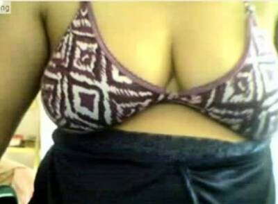 Delhi bhabhi playing with herself - nvdvid.com - India