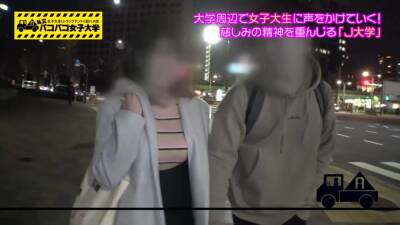 爆乳メガネ彼女が隣にいる彼氏の前で他人棒に発情そのまま寝取られ乳揺れセックス - txxx.com - Japan