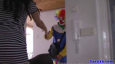 Bizarre british milf pussy fucked by clown - sexu.com - Britain