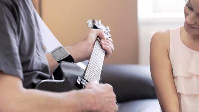 OLD4K. Old guitarist and adorable Euro brunette have sex - drtvid.com