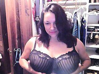 Big Titties Porn HD WebCam 4 - In My Closet 2, Milfs - theyarehuge.com