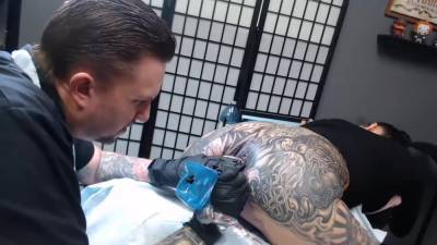 Darcy Diamond Gets Her Asshole Tattooed By Trevor Whelen For 4.5 Hours - Infected (intro) Sickick - upornia.com