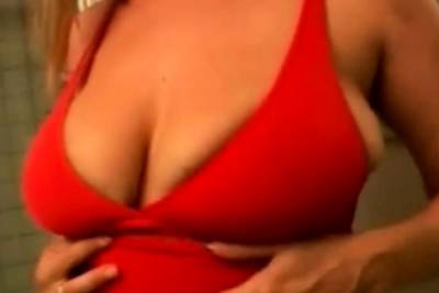 Amazing Boobs Redhead Does her own - drtvid.com