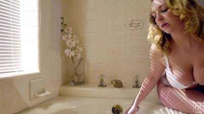 Brooke Wylde - Brooke Wylde - Bathing Beauty - hotmovs.com