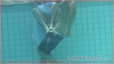 Femdom Handjob Underwater Seduction Darkhaired Babe - upornia.com