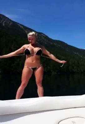 Blonde Wife Fucked On A Boat - drtvid.com