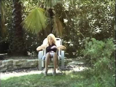 Busty Blonde - Busty blonde babe outdoor flash for cash - drtvid.com