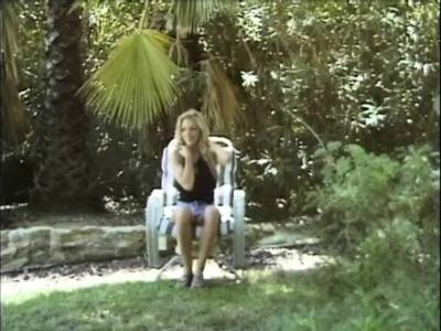 Busty Blonde - Busty blonde babe outdoor flash for cash - drtvid.com