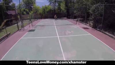 Teenslovemoney - tennis slut pounds for money - sexu.com